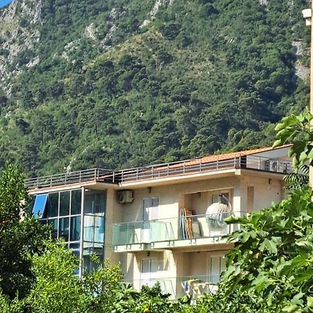 Apartments With Sea View In Prcanj Kotor Eksteriør bilde