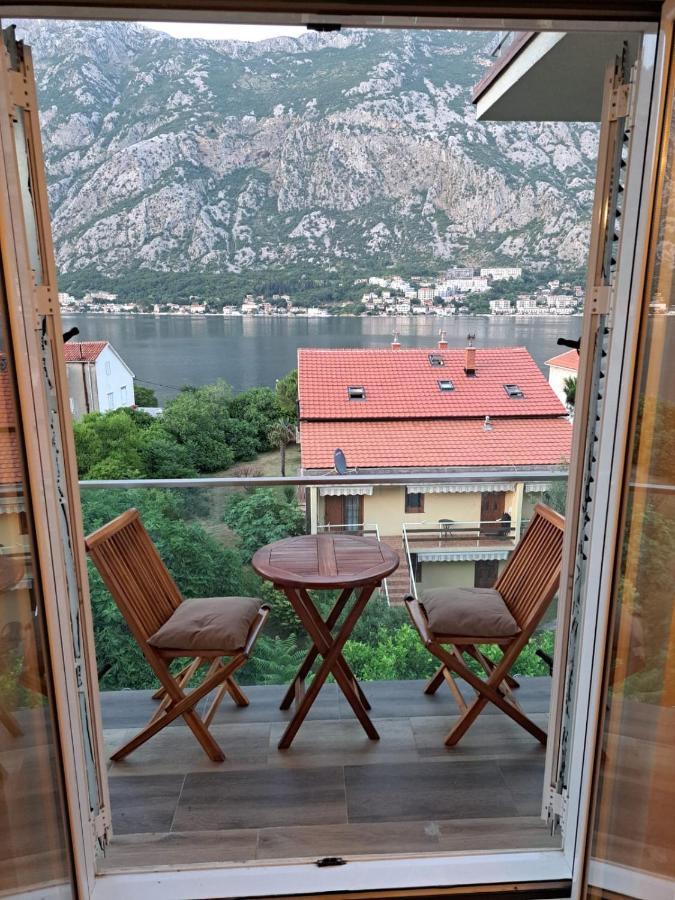Apartments With Sea View In Prcanj Kotor Eksteriør bilde