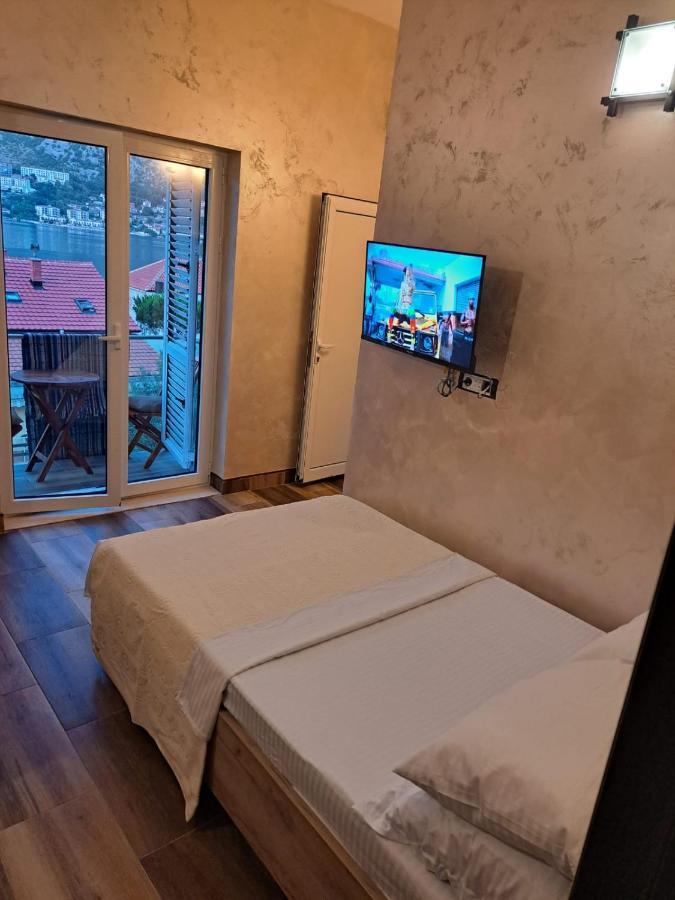 Apartments With Sea View In Prcanj Kotor Eksteriør bilde
