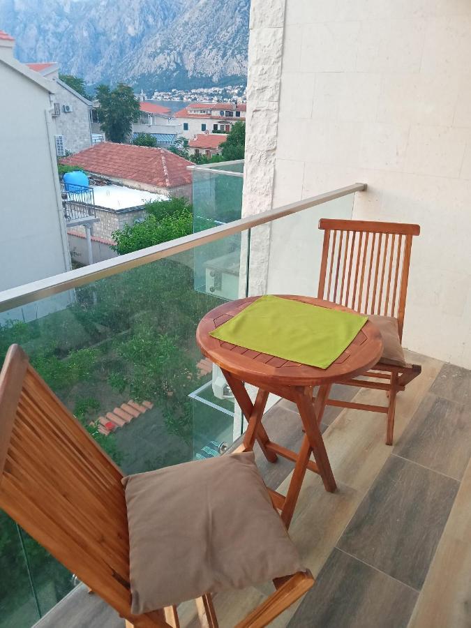 Apartments With Sea View In Prcanj Kotor Eksteriør bilde