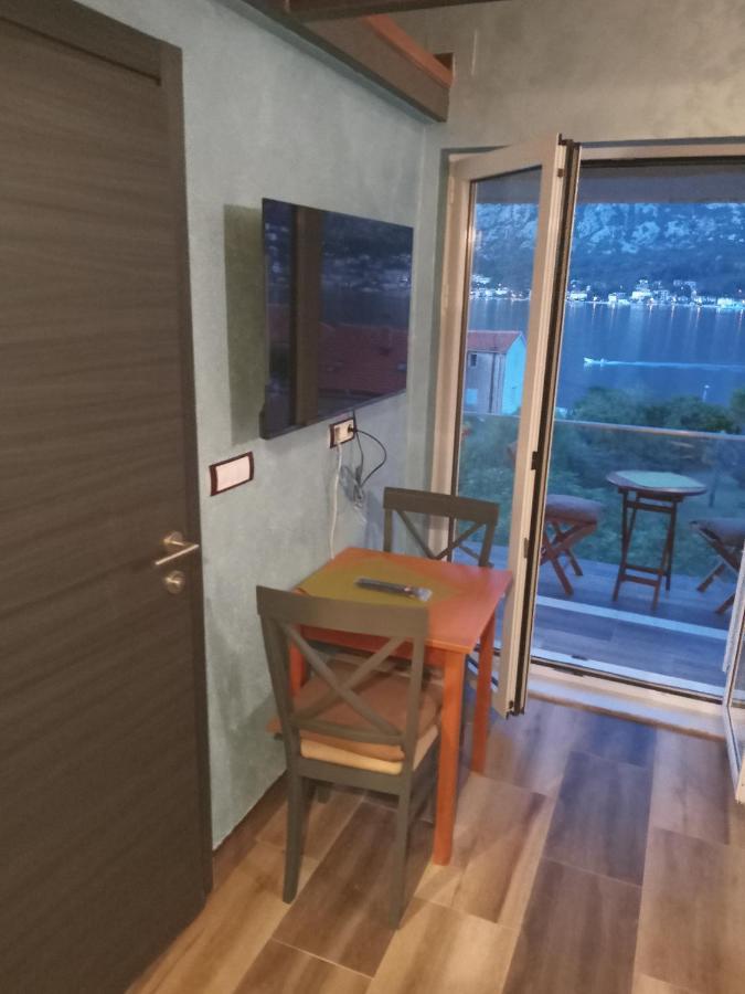 Apartments With Sea View In Prcanj Kotor Rom bilde
